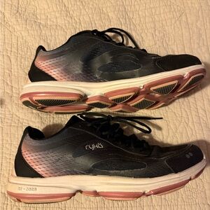 Ryka Women's Black and Pink Gradient Training Sneakers